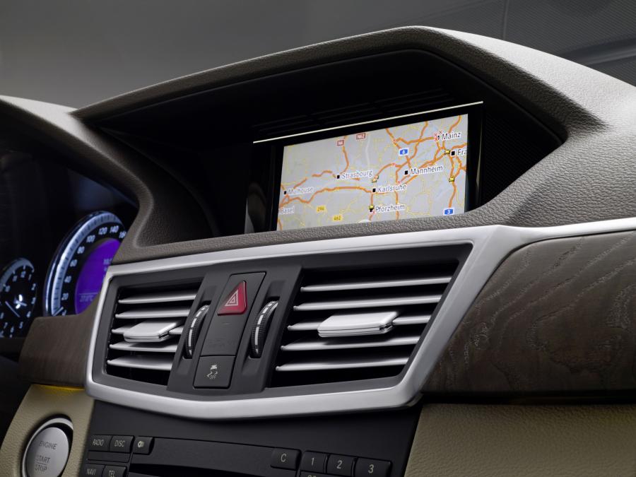  Mercedes-Benz E-Class 2010 года  (фото 102 из 128)